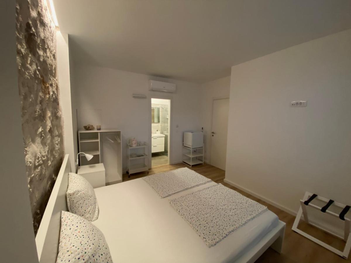 Sobe “Zavjetrina” Appartement Murter Buitenkant foto